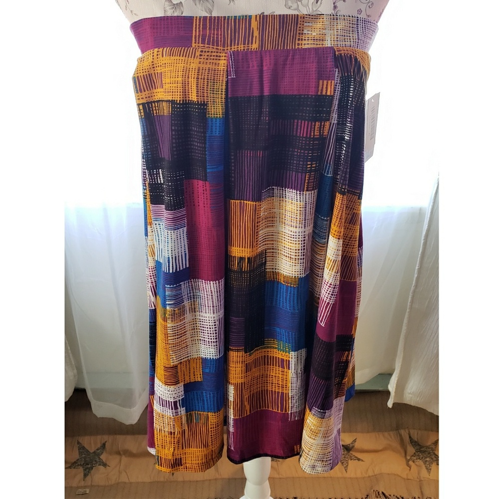 🆕️ LuLaRoe Madison Skirt ~ Sally Print